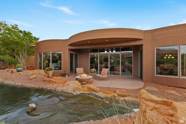 Building Photo - 2410 W Entrada Trail