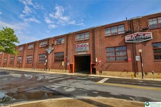 Building Photo - 11 W 2nd St