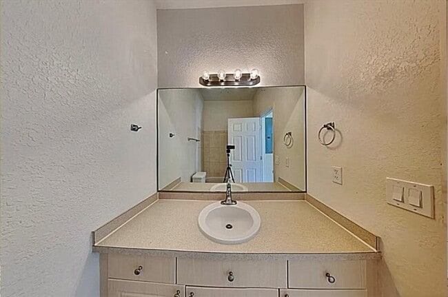 Building Photo - 17364 Barbara Dr