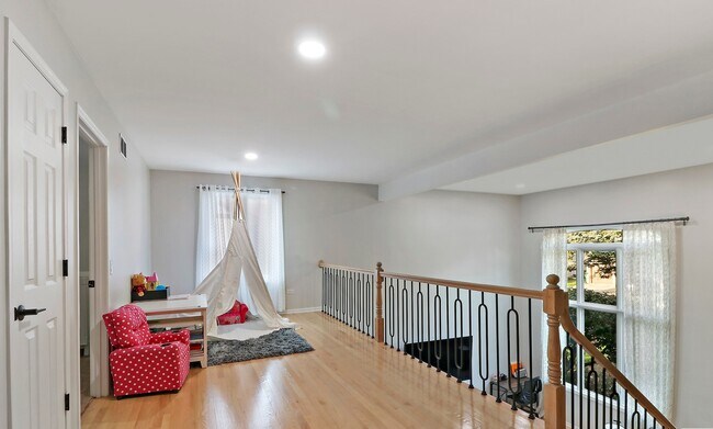 Building Photo - 196 Rosedale Ct
