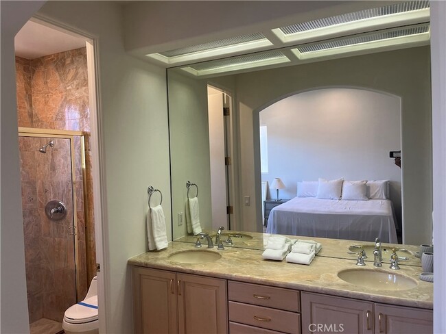 Building Photo - 45540 Cielito Dr