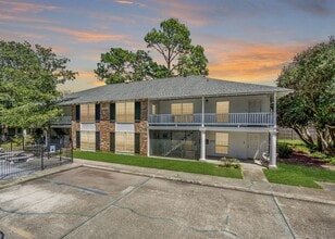 Building Photo - 10438 Jefferson Hwy