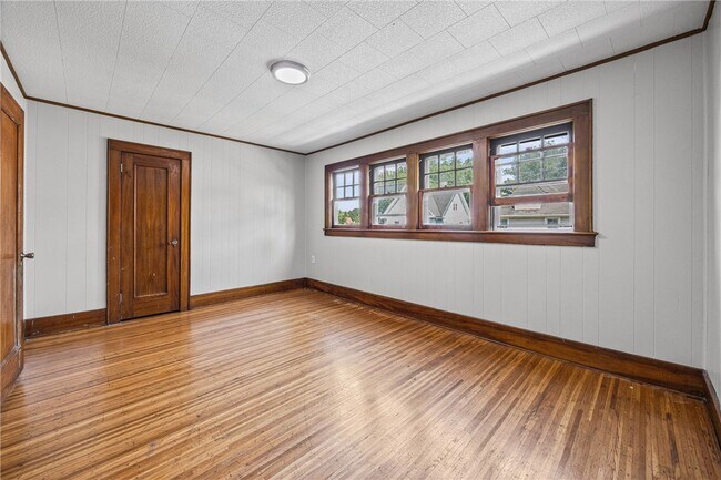 Building Photo - 97 Rohr St