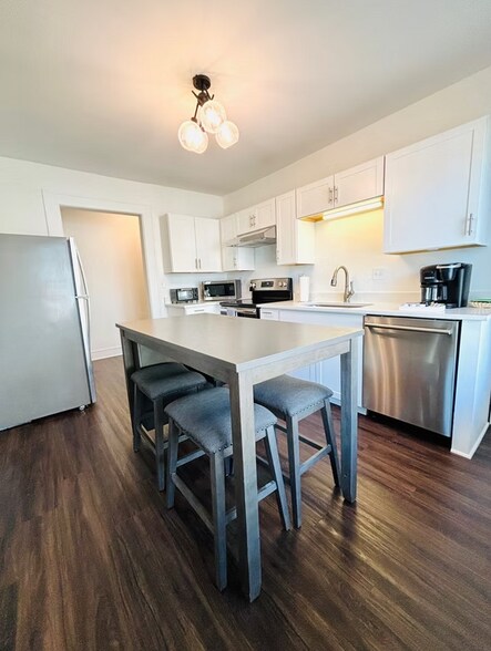 Amazing Kitchen - 2104 Park Rd
