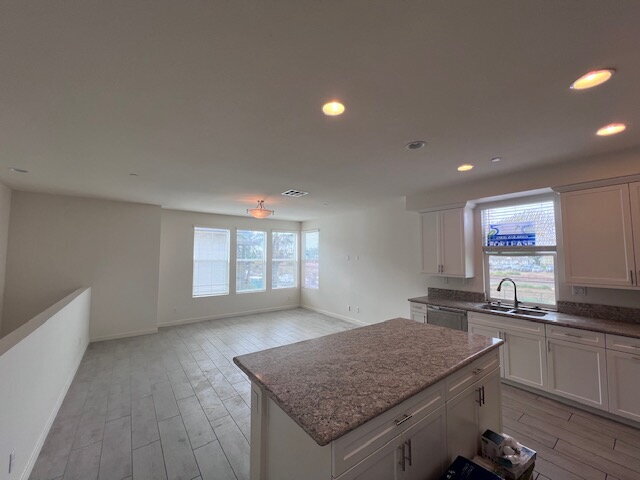 Building Photo - 301 Cassidy St