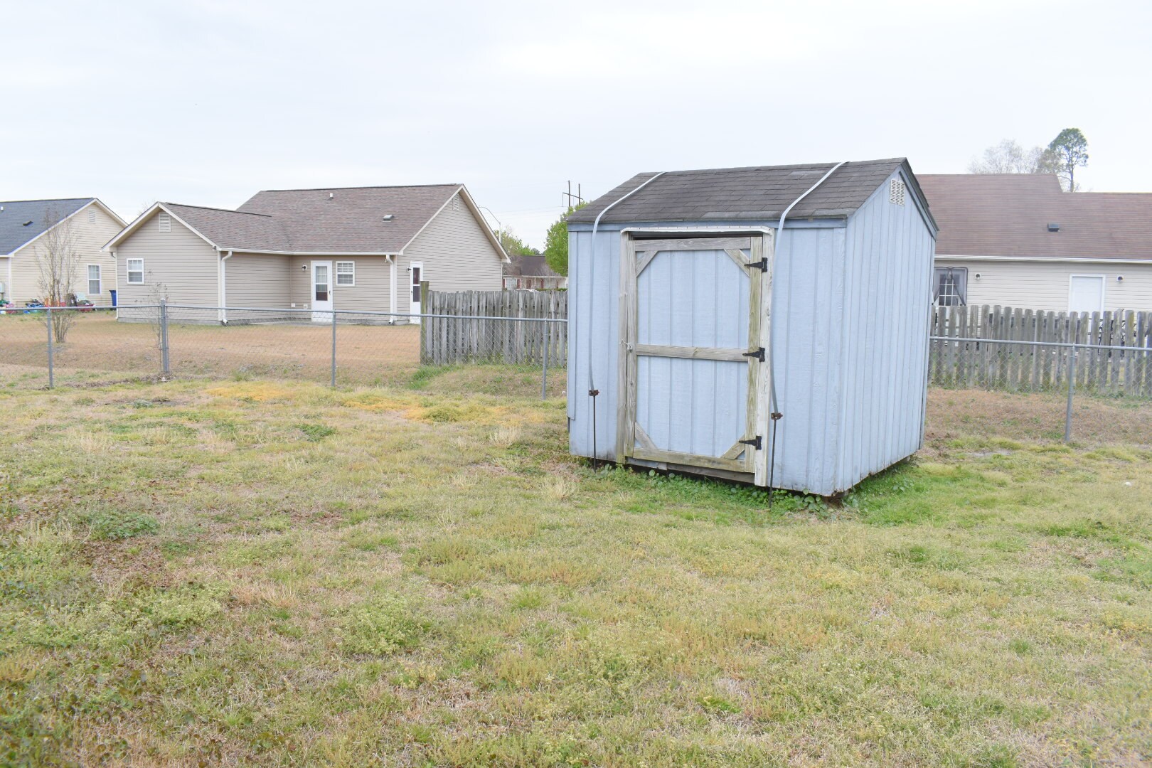 Building Photo - 2500 Hawes Ct