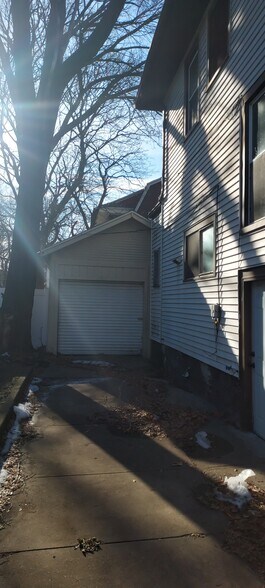 Building Photo - 730 Ashland Ave