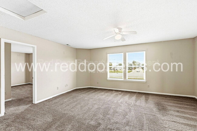 Building Photo - 76 Snowflake Cir