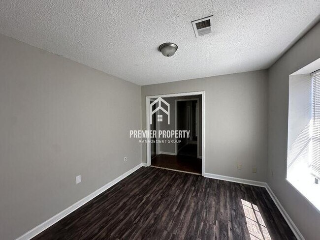 Building Photo - 2533 Richwood St