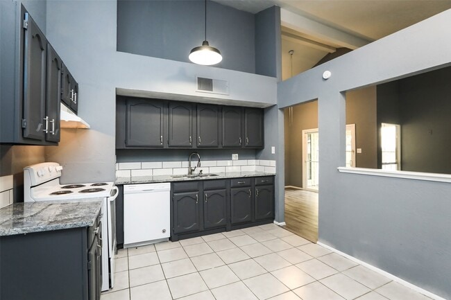 Building Photo - 24214 Wild Horses Ln
