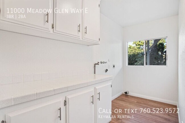 Building Photo - 11000 Meadow Glen Way E