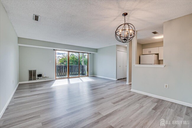 Building Photo - 807 Aspen Dr