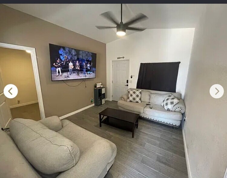 Building Photo - 880 Coral Reef Dr