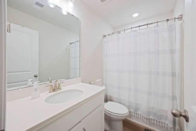 Building Photo - 210 Winding River Dr