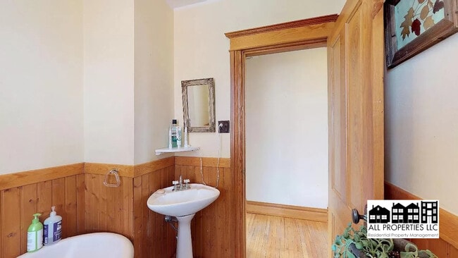 Building Photo - 3286 Meade St