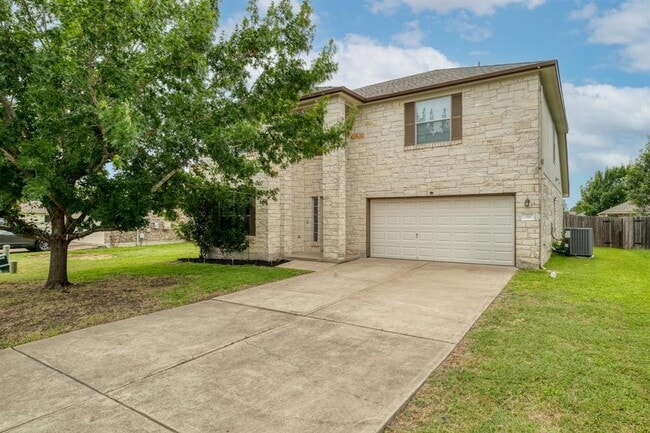 Building Photo - 211 Hanstrom Dr