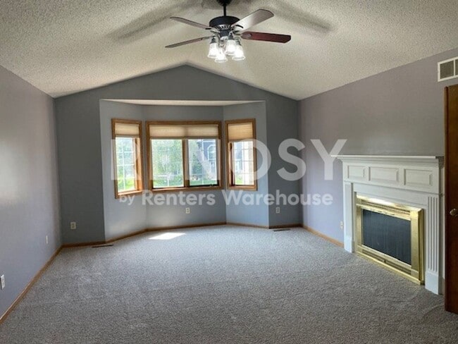 Building Photo - 4800 Sq. Ft. 5 Bedroom 4.5 Bath Home in Woodbury