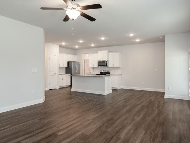 Building Photo - Home in Waxhaw