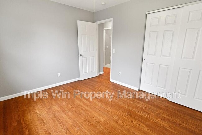 Building Photo - 2041 Northaire Ln