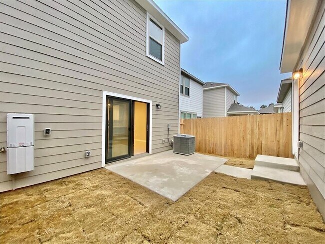 Building Photo - 1701 Yaupon Grove Ln