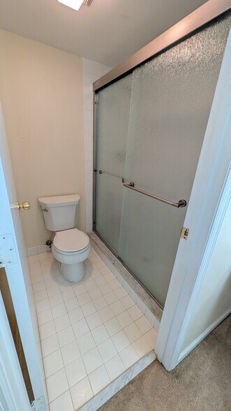 Master Bath - 950 S Kanner Hwy