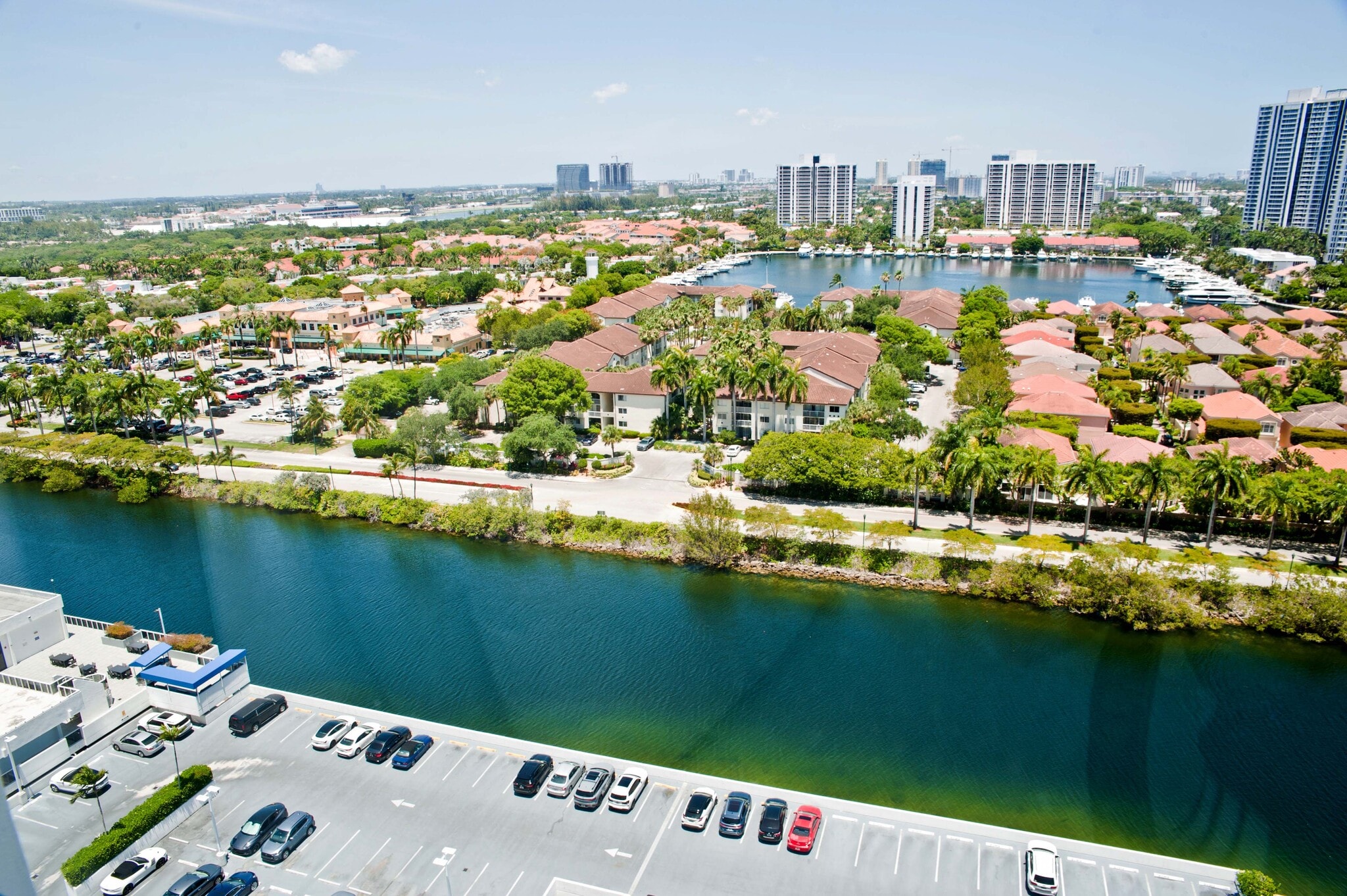 Building Photo - 3675 N Country Club Dr