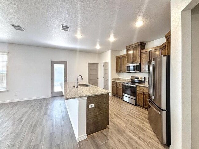 Building Photo - 725 Freedom Cir