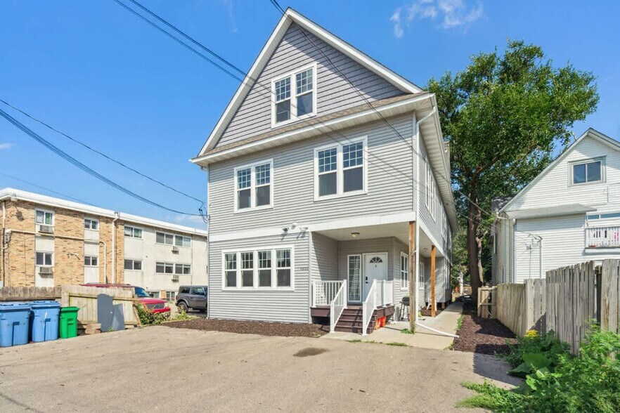 Building Photo - 2808 Colfax Ave South