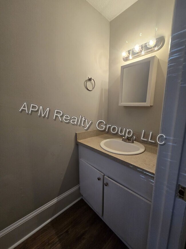 Building Photo - Four-bedroom house off North Main