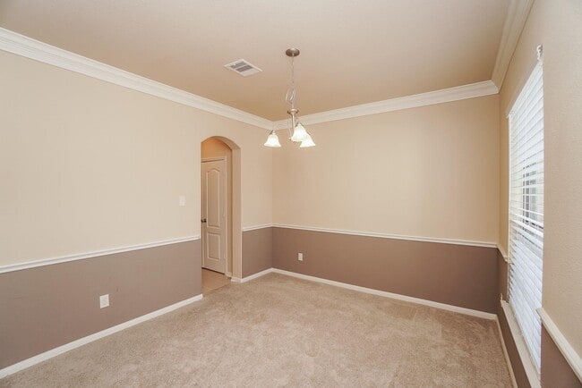 Building Photo - 215 Promenade Estates Ln