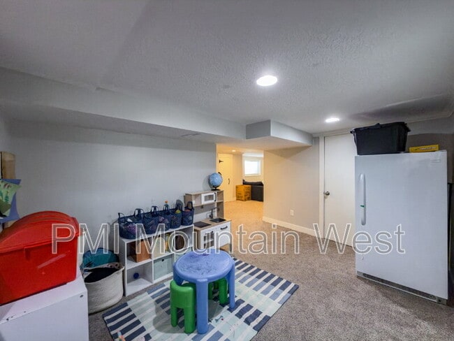 Building Photo - 76 W 1300 S