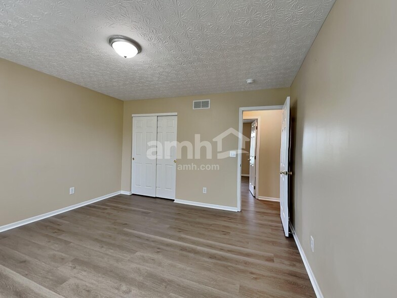 Building Photo - 712 Moreno Dr