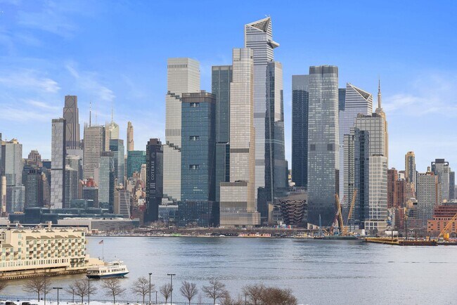 Building Photo - 1700 Park Ave