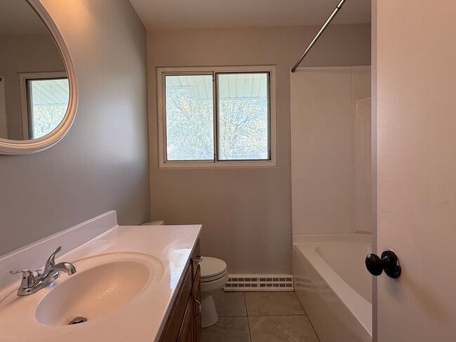 Building Photo - 2 bedroom 1 bath with carport in Washburn Rural School district