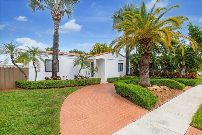 Building Photo - 6731 SW 33rd St