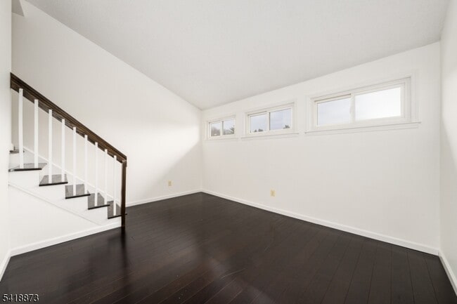 Building Photo - 11 Colton Cir