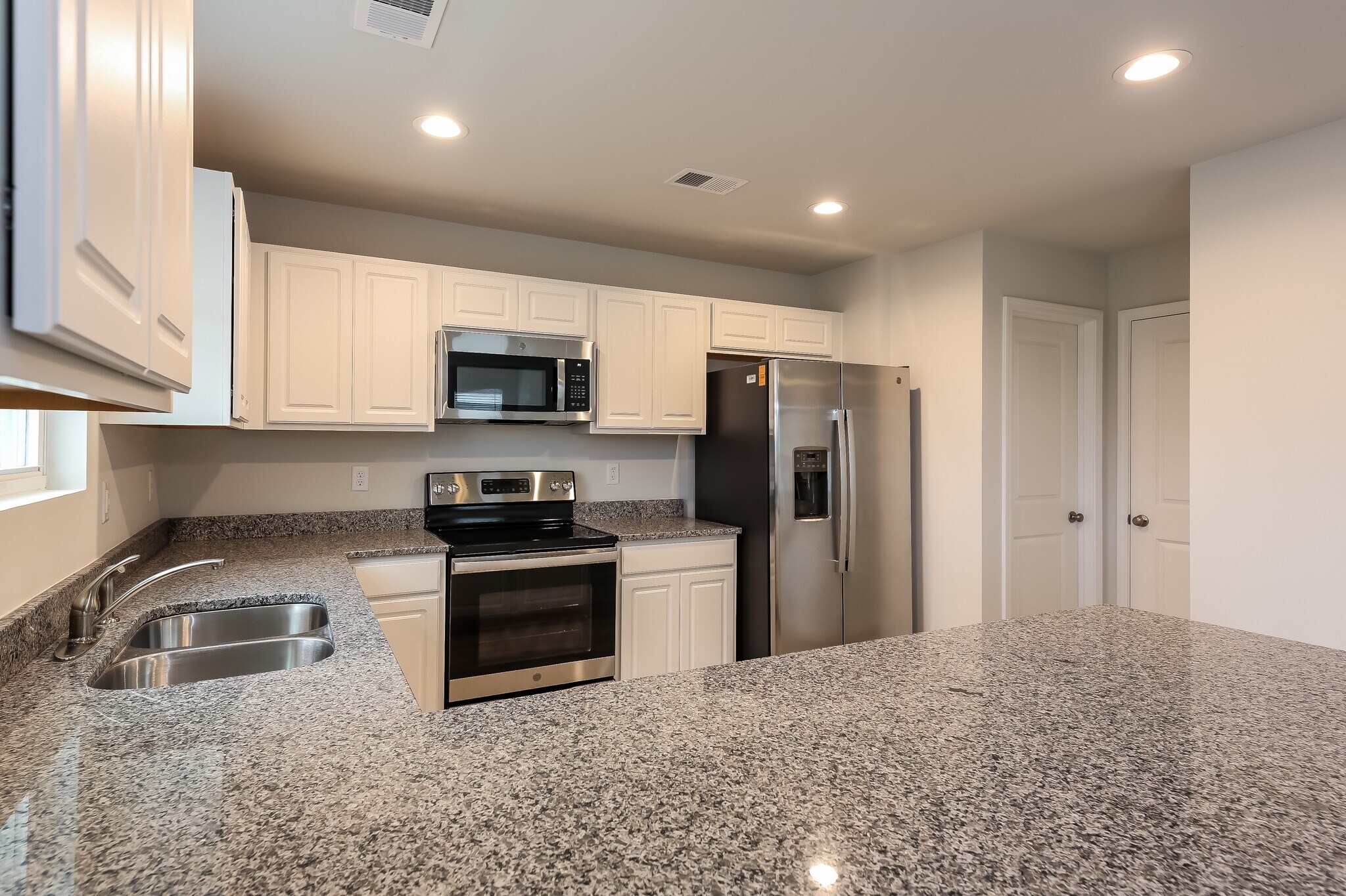 Building Photo - 346 Elevation Ct