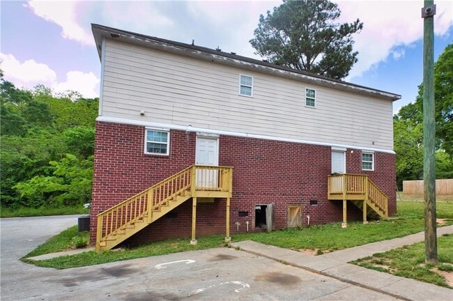 Building Photo - 501 Pine Park St