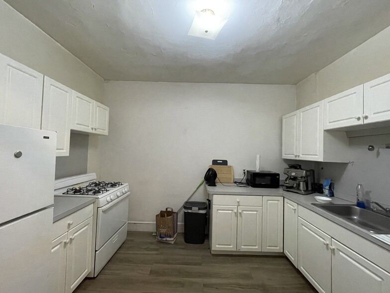 Building Photo - 54 Egmont St