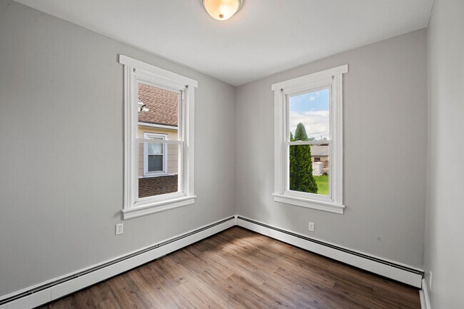Building Photo - 1143 2nd St