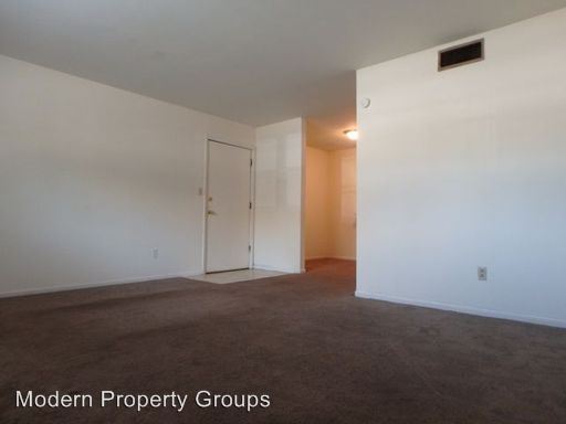 Building Photo - 211 Waugh St