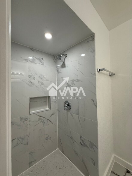 Building Photo - 6230 Viva Max Dr