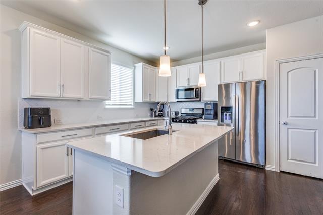 Building Photo - 811 Maverick St