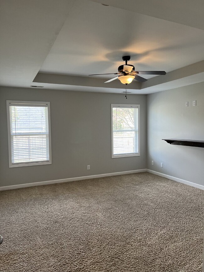 Building Photo - 5004 Pelican Ct