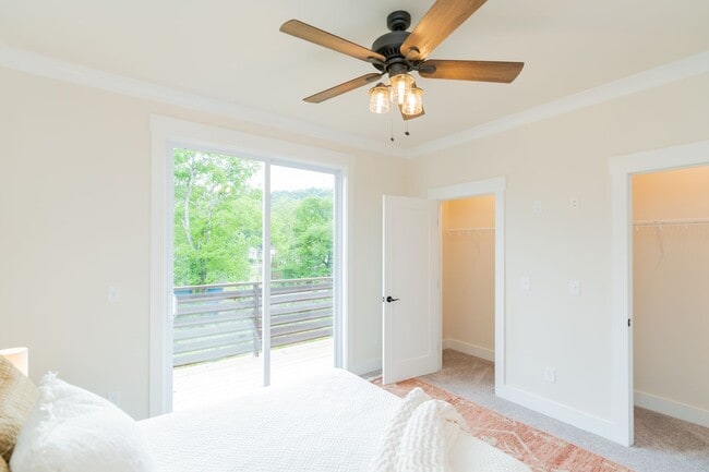 Building Photo - 2 Bedroom Townhome in Northshore Chattanooga