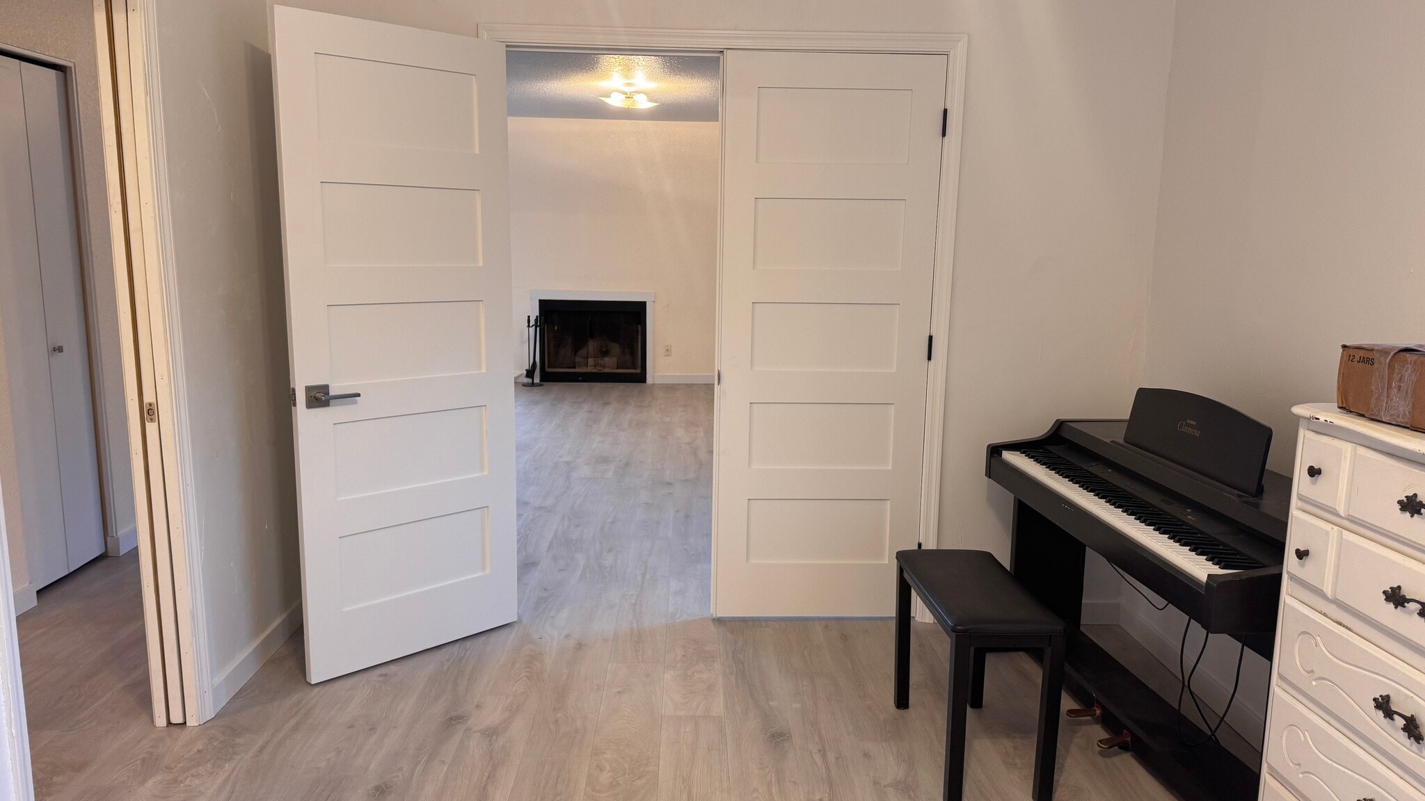 Building Photo - 160 Sugarloaf St