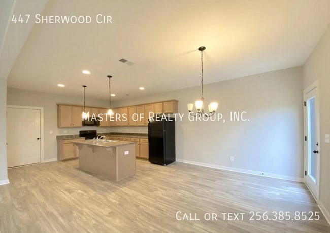 Building Photo - 447 Sherwood Cir