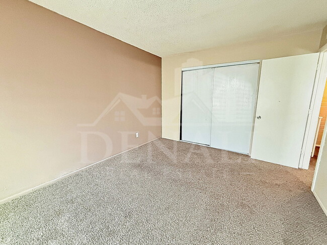 Building Photo - 4514 E Riverside St