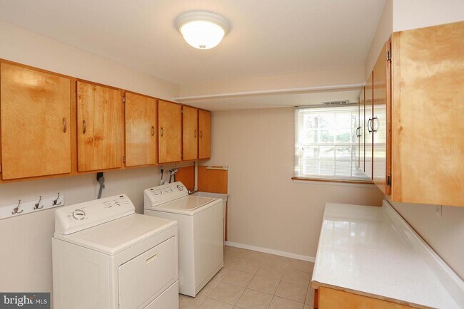 Building Photo - 3229 Ramblewood Rd
