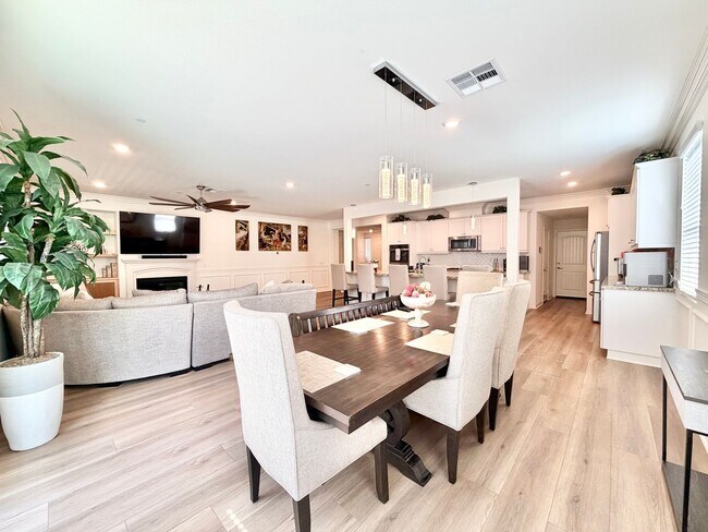 Building Photo - Resort-Style Pool Home with Mother-in-Law Suite,  RV Access & Included SOLAR Near Heritage Lake